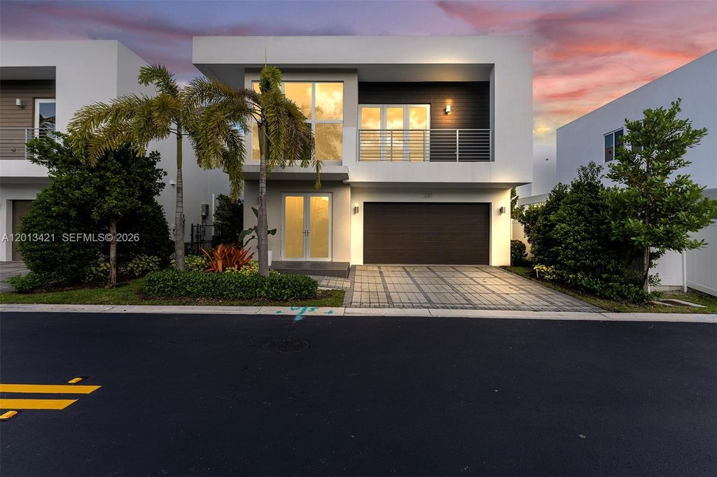 7535 NW 98th Ave 7535, Doral, FL 33178