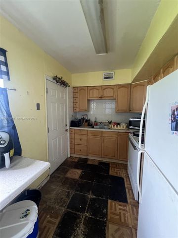 10781 SW 221st St, Miami, FL 33170