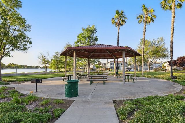 2342 Winchester Loop, Discovery Bay, CA 94505