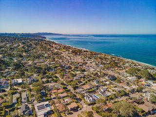 452 Van Dyke Avenue, Del Mar, CA 92014