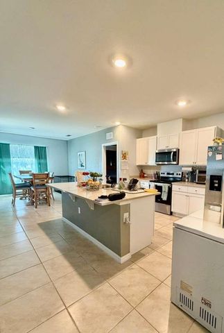 295 TAYLOR GROVES STREET, Lake Wales, FL 33898