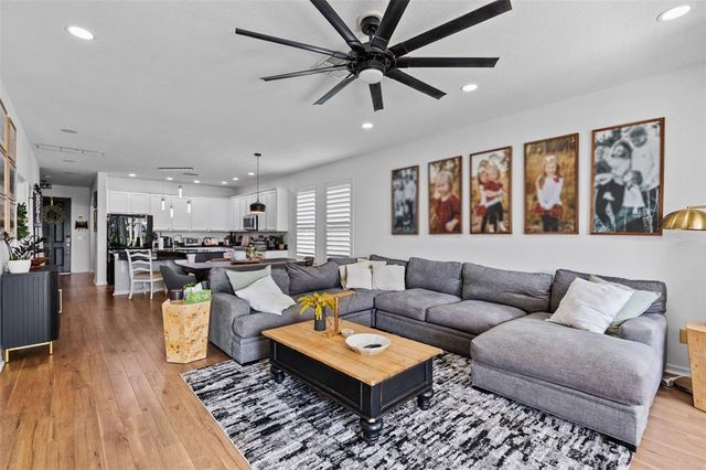 720 BAREFOOT BAY LOOP, Groveland, FL 34736
