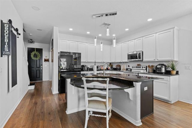 720 BAREFOOT BAY LOOP, Groveland, FL 34736