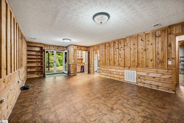 30 Tugaloo Bluff Road, Travelers Rest, SC 29690