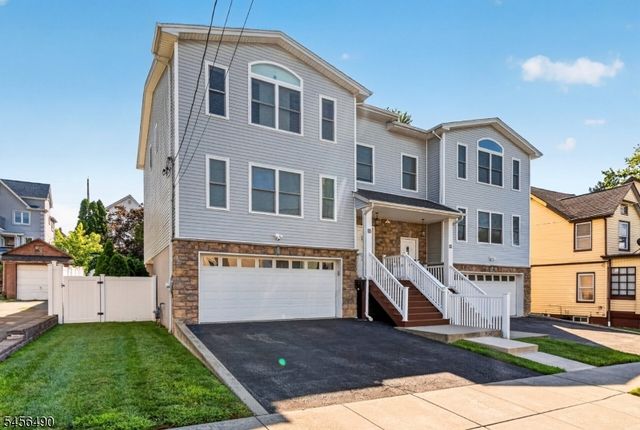 12 Washington Pl, Garfield City, NJ 07026