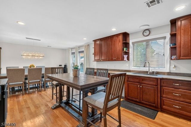 12 Washington Pl, Garfield City, NJ 07026