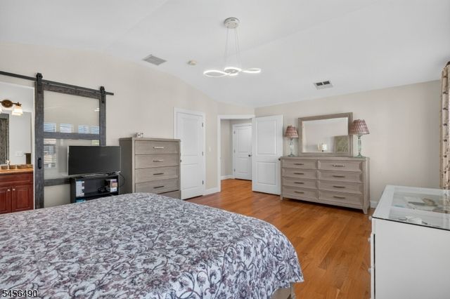 12 Washington Pl, Garfield City, NJ 07026