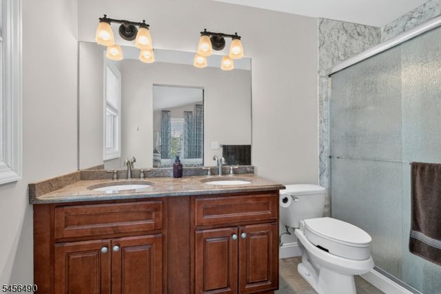 12 Washington Pl, Garfield City, NJ 07026