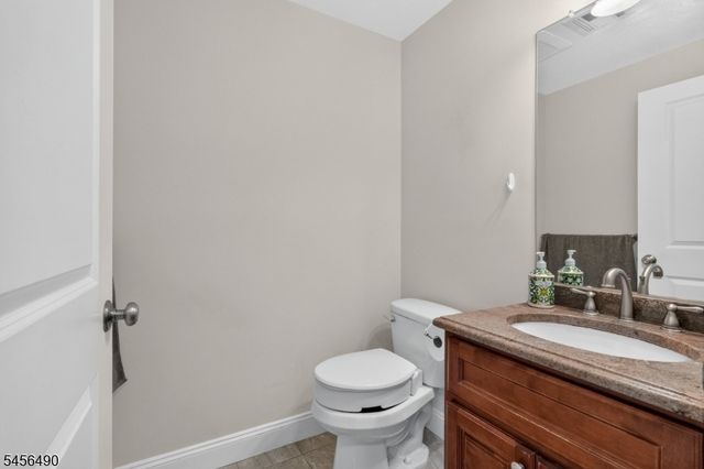 12 Washington Pl, Garfield City, NJ 07026