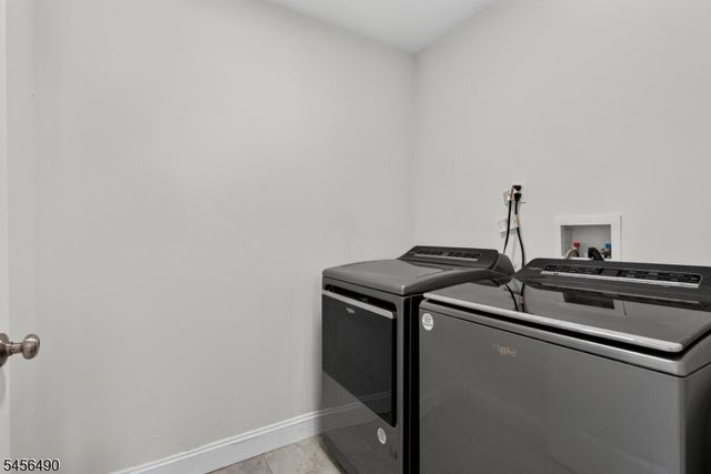 12 Washington Pl, Garfield City, NJ 07026