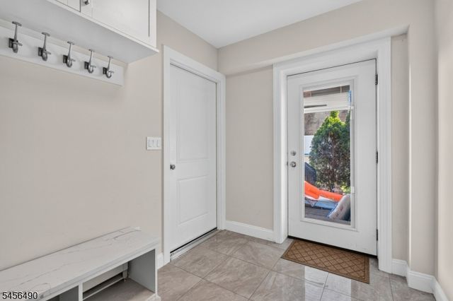 12 Washington Pl, Garfield City, NJ 07026