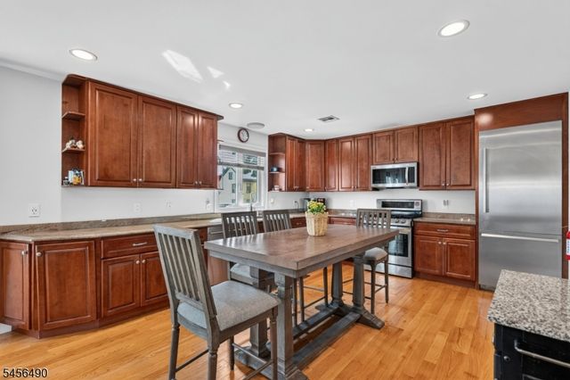 12 Washington Pl, Garfield City, NJ 07026