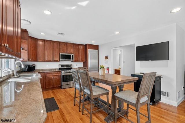 12 Washington Pl, Garfield City, NJ 07026