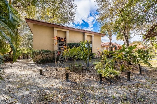 22912 Dayflower LN, Alva, FL 33920