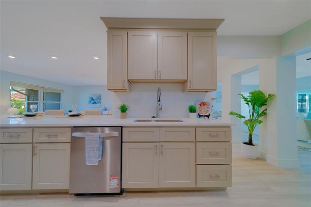 207 MIDWAY ISLAND, Clearwater Beach, FL 33767