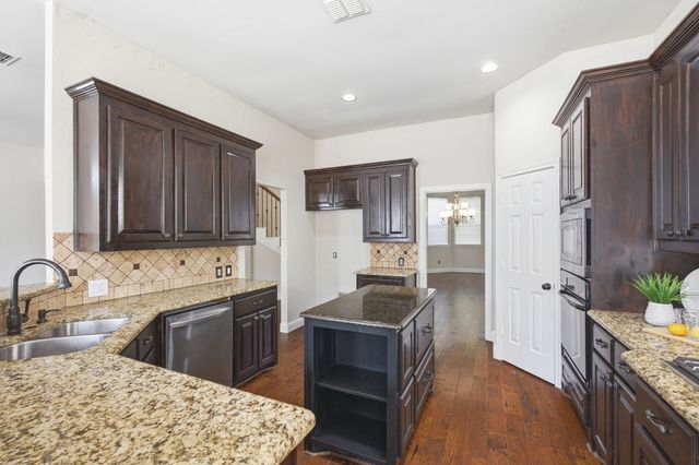 1511 Hunters Creek Drive, Mckinney, TX 75072