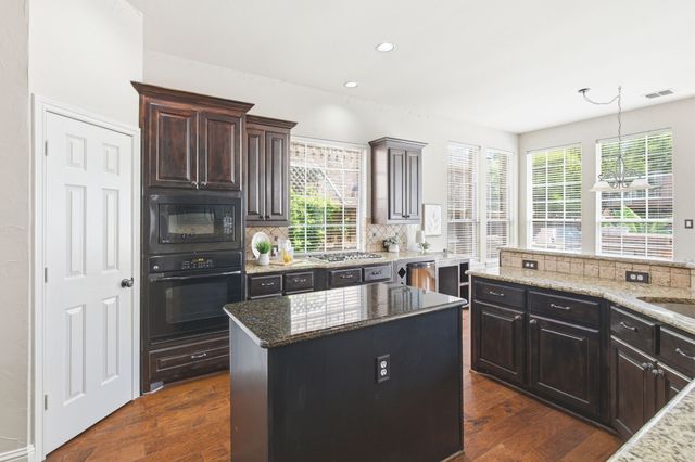 1511 Hunters Creek Drive, Mckinney, TX 75072