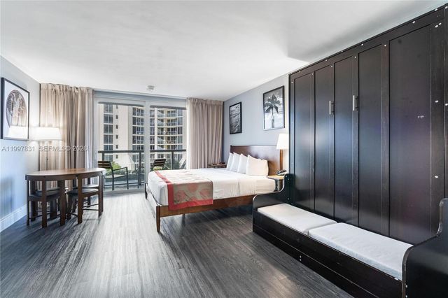 19201 Collins Avenue 324, Sunny Isles Beach, FL 33160