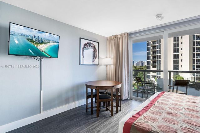 19201 Collins Avenue 324, Sunny Isles Beach, FL 33160