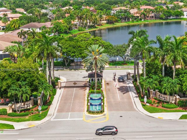 1046 SW 159th Way, Pembroke Pines, FL 33027