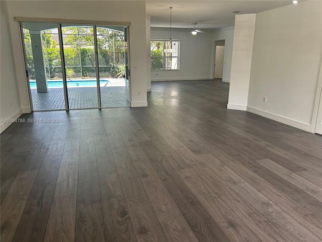 1046 SW 159th Way, Pembroke Pines, FL 33027