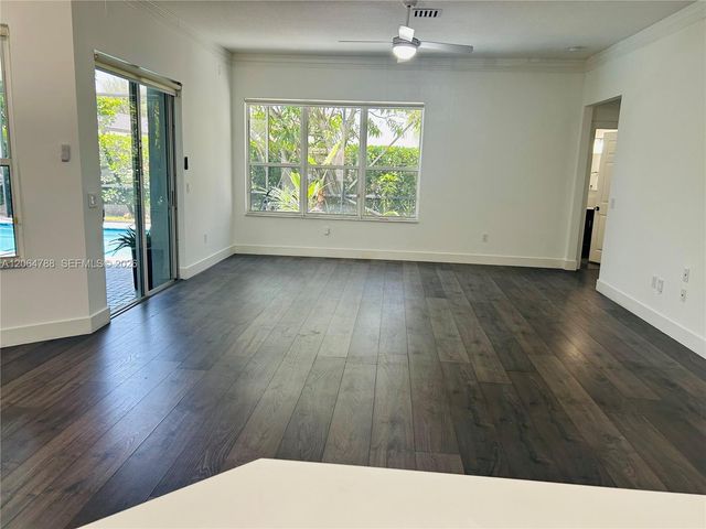 1046 SW 159th Way, Pembroke Pines, FL 33027