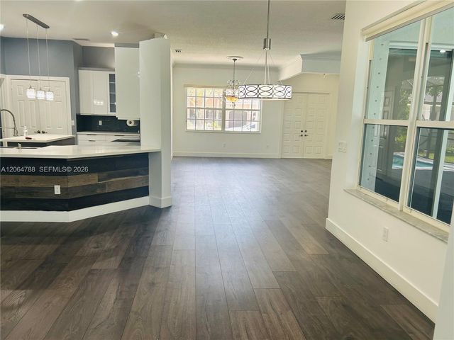 1046 SW 159th Way, Pembroke Pines, FL 33027