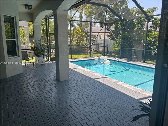 1046 SW 159th Way, Pembroke Pines, FL 33027
