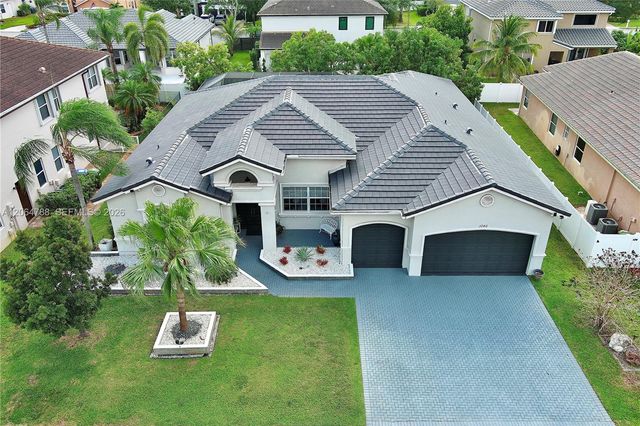 1046 SW 159th Way, Pembroke Pines, FL 33027