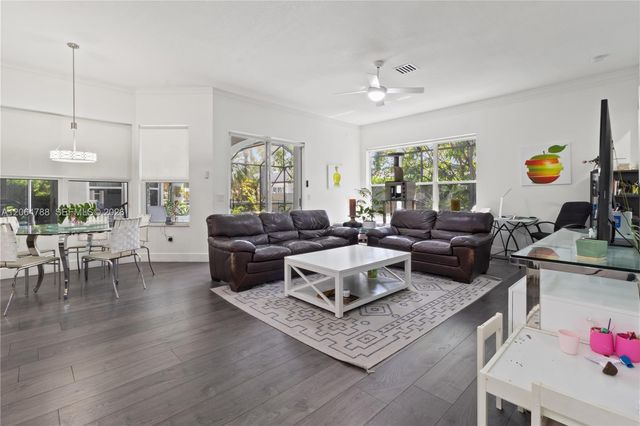 1046 SW 159th Way, Pembroke Pines, FL 33027