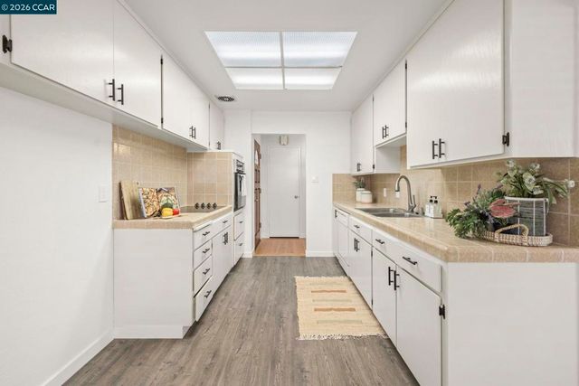 146 Lorenzo Dr, Pleasant Hill, CA 94523