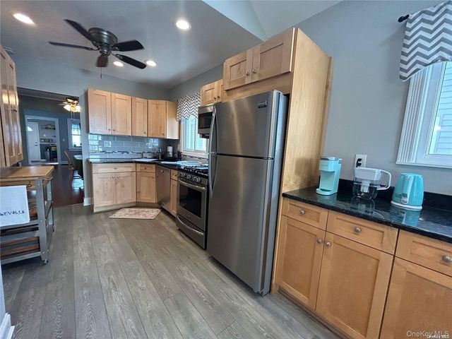 23 Locust Avenue, Bayville, NY 11709
