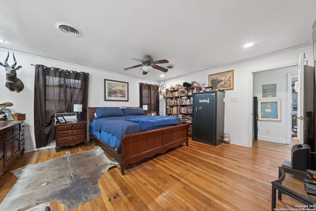 107 Bryker, Terrell Hills, TX 78209