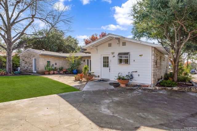 107 Bryker, Terrell Hills, TX 78209