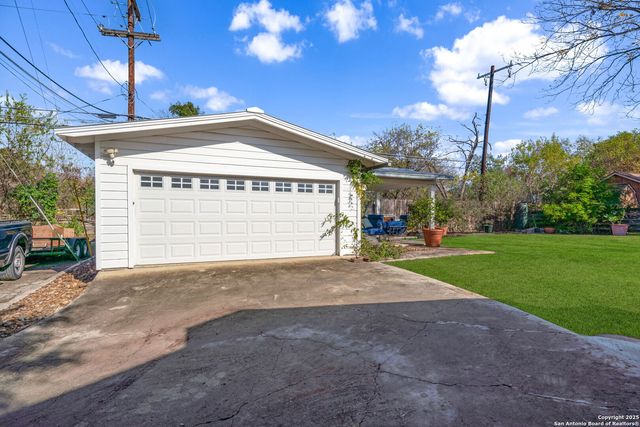 107 Bryker, Terrell Hills, TX 78209