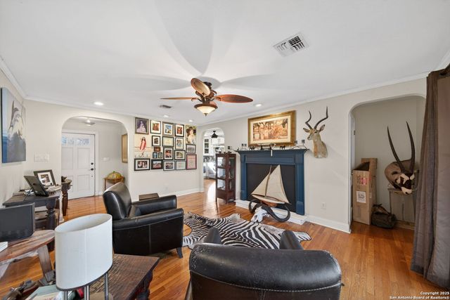 107 Bryker, Terrell Hills, TX 78209