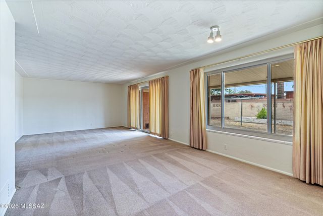 5972 E Hampton Street, Tucson, AZ 85712