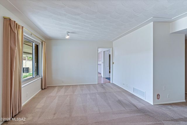 5972 E Hampton Street, Tucson, AZ 85712
