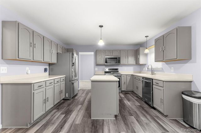 6950 Anna Drive, Van Buren, MI 48111