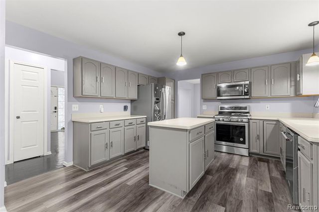 6950 Anna Drive, Van Buren, MI 48111