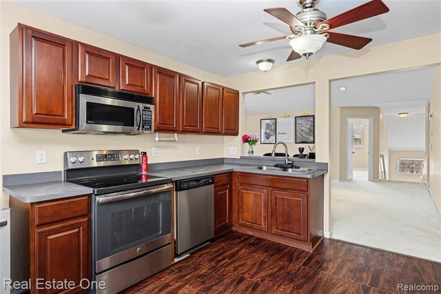 167 S Vista Drive, Auburn Hills, MI 48326