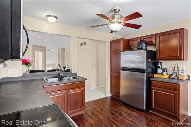 167 S Vista Drive, Auburn Hills, MI 48326