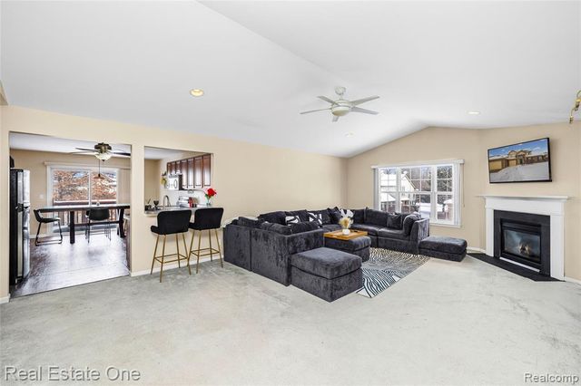 167 S Vista Drive, Auburn Hills, MI 48326