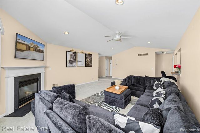 167 S Vista Drive, Auburn Hills, MI 48326