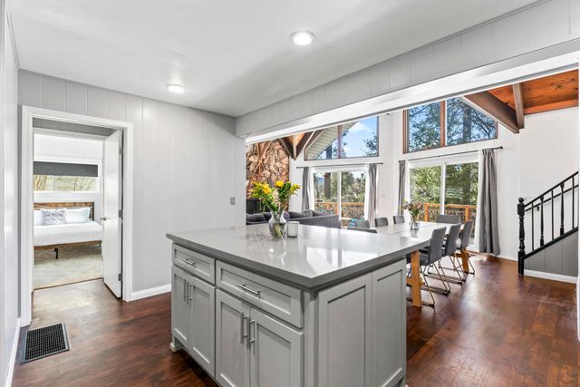 27622 W Shore Road, Lake Arrowhead, CA 92352