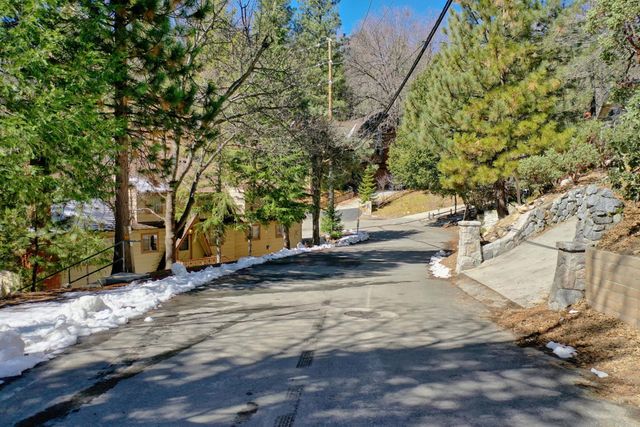 27622 W Shore Road, Lake Arrowhead, CA 92352
