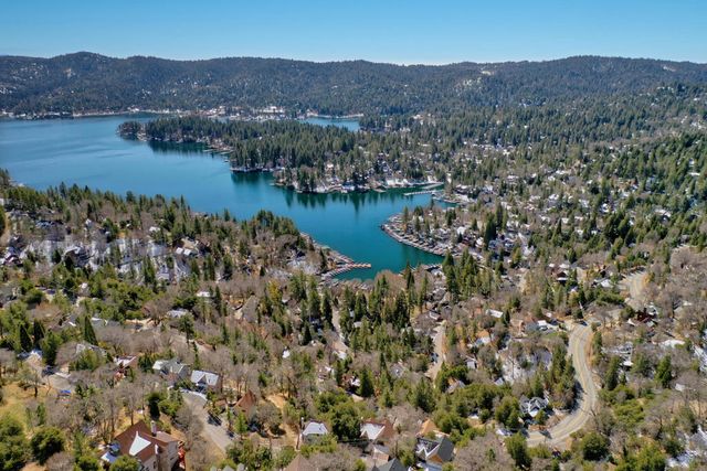 27622 W Shore Road, Lake Arrowhead, CA 92352