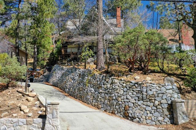 27622 W Shore Road, Lake Arrowhead, CA 92352