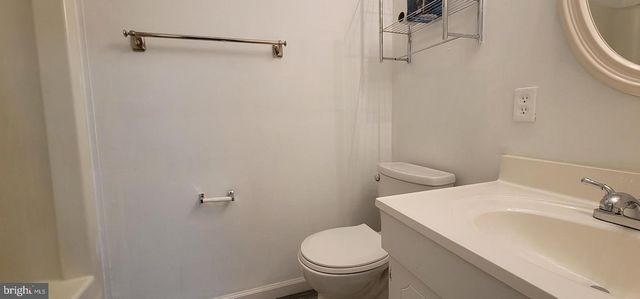 2209 GREENWOOD DR, Lindenwold, NJ 08021