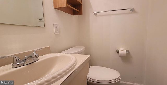 2209 GREENWOOD DR, Lindenwold, NJ 08021